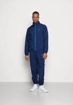 Nike Sportswear Suit Basic SetTutaMidnight Navy Uomo Pantaloni Sportivi E Joggers NI122T082-K11